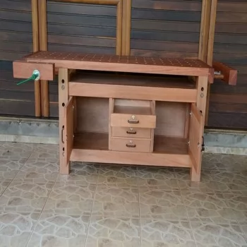 BANCADA PARA CARPINTEIRO ESPECIAL EM MADEIRA MACIÇA 02 PORTAS, 4 GAVETAS COM CHAVE 2,00 X 0,60 X 0,85