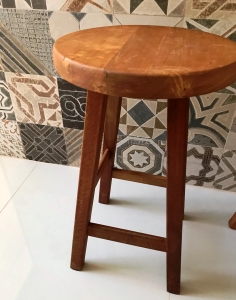Banqueta Média alt.60 cm em Madeira Maciça