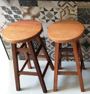 Kit 2 Banqueta Alta alt.72 cm em Madeira Maciça
